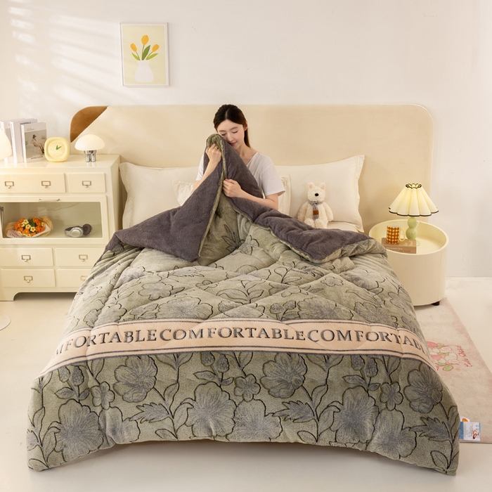 91家纺网 家纺一手货源 找家纺 好梦来家纺（原锦茂家纺） 2025新款印花款A类雪花绒冬被羊羔绒冬被被芯冬季牛奶绒冬被 绿茶情话