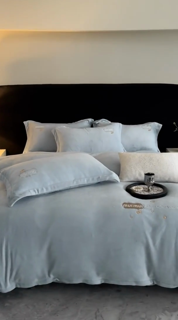 91家纺网 家纺一手货源 找家纺 保罗圣迪奥 2024新款9斤牛奶绒230克四件套-彩虹漾 彩虹漾-晴空蓝