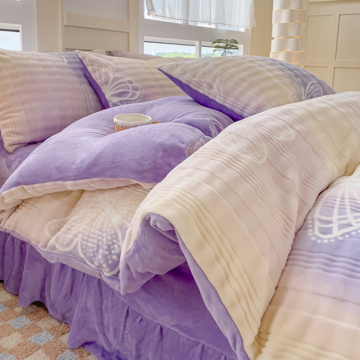 91家纺网 家纺一手货源 找家纺 言熙居2024新款-A面泡芙绒B面全消光8到9斤牛奶绒三四件套 蝴蝶-粉紫