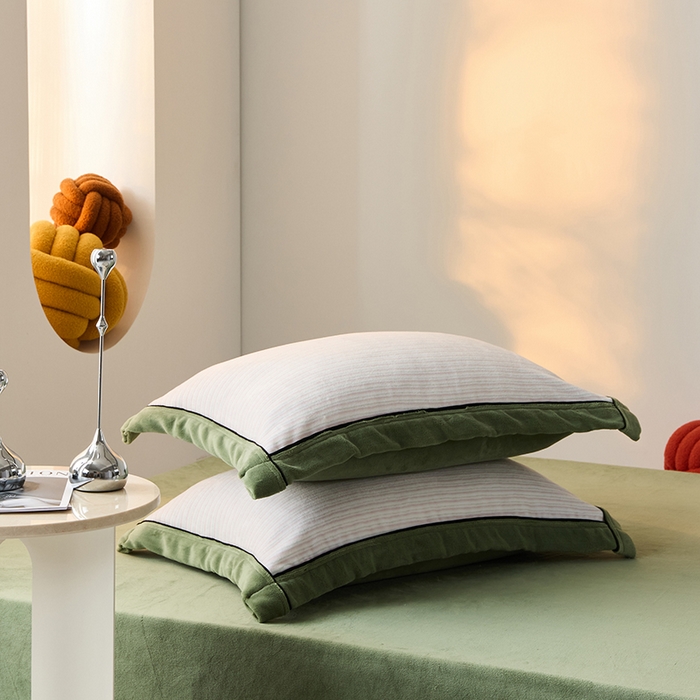 91家纺网 家纺一手货源 找家纺 LADYCOCO可可家居 单枕套-2024新款牛奶绒数码印花单品系列 细条纹玉粉+深绿