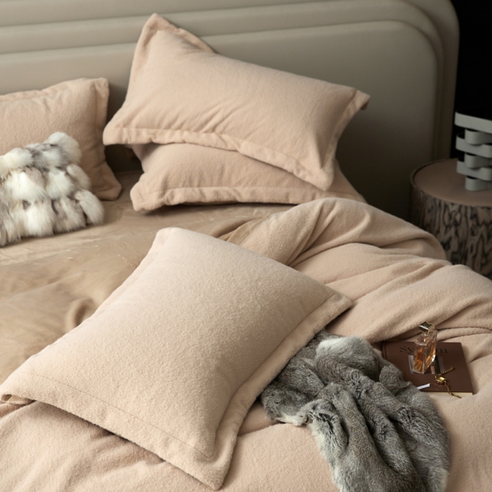 91家纺网 家纺一手货源 找家纺 金奇达家纺 2025秋冬保暖加厚绒类四件套多莉羊绒-德尔菲 燕麦棕