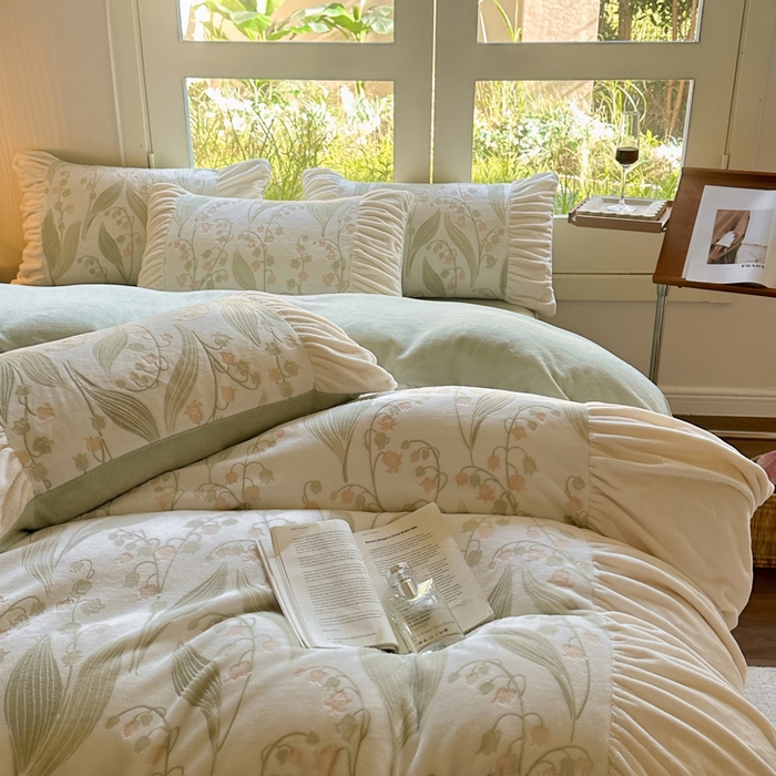 91家纺网 家纺一手货源 找家纺 慕澄家纺 2024新款法式轻奢款琢色烂花牛奶绒四件套 铃兰花