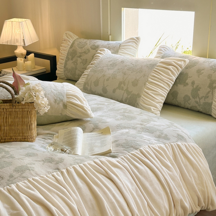 91家纺网 家纺一手货源 找家纺 慕澄家纺 2024新款法式轻奢款琢色烂花牛奶绒四件套 朝梦