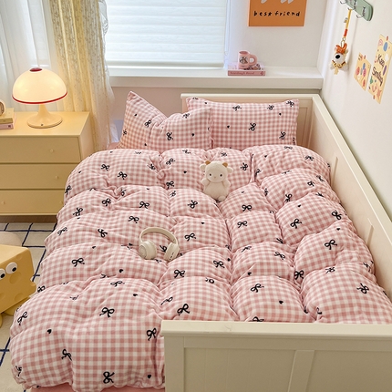 91家纺网 家纺一手货源 找家纺 贝扬思家纺 新款高克重牛奶绒四件套-风格二（有买家秀） 心结-粉