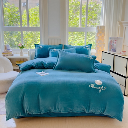 91家纺网 家纺一手货源 找家纺 （总）可思家纺 2024新款法莱绒宝宝绒婴儿绒绣花牛奶绒四件套-山茶花系列