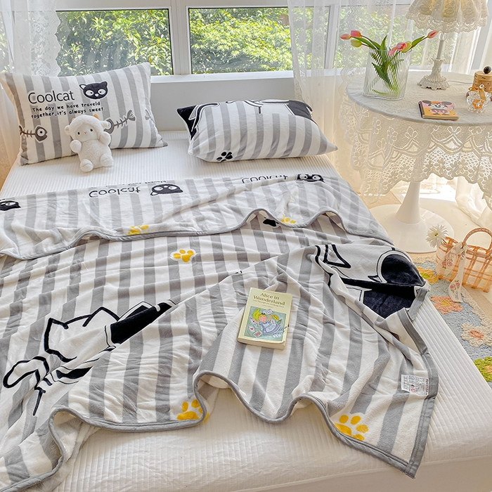 91家纺网 家纺一手货源 找家纺 慕尚家纺 2025新款雪貂绒高克重300g毛毯家用毛毯 背影猫咪