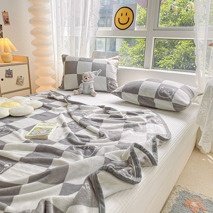 91家纺网 家纺一手货源 找家纺 慕尚家纺 2025新款雪貂绒高克重300g毛毯家用毛毯 可爱熊