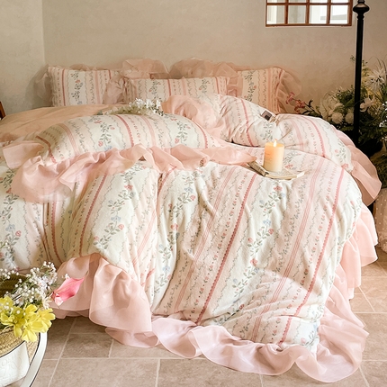 91家纺网 家纺一手货源 找家纺 慕澄家纺 2024新款高克重花边牛奶绒印花四件套 曼琳