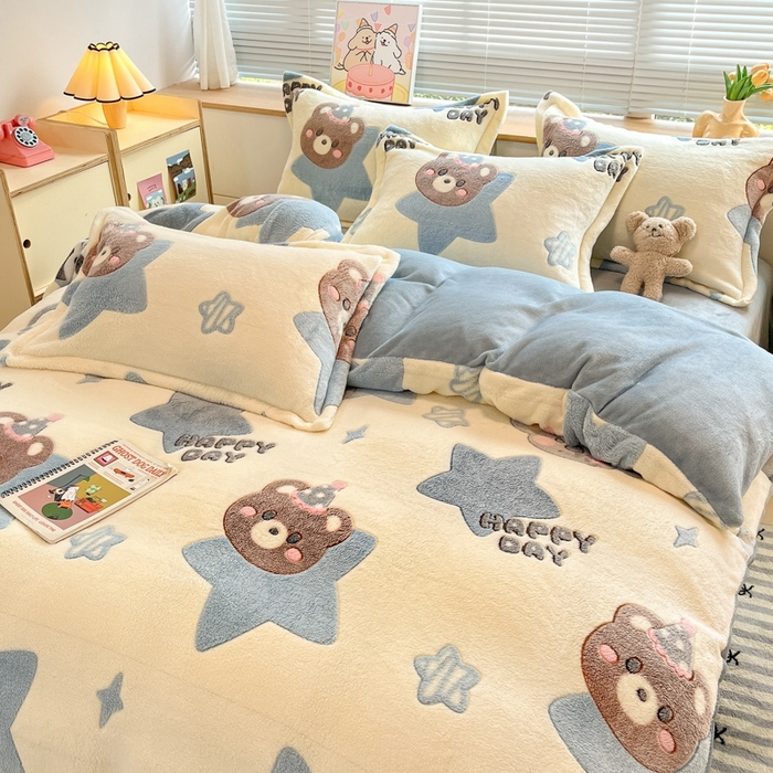 91家纺网 家纺一手货源 找家纺 慕尚 2025新款高克重印花雪花绒四件套  奶茶狗熊