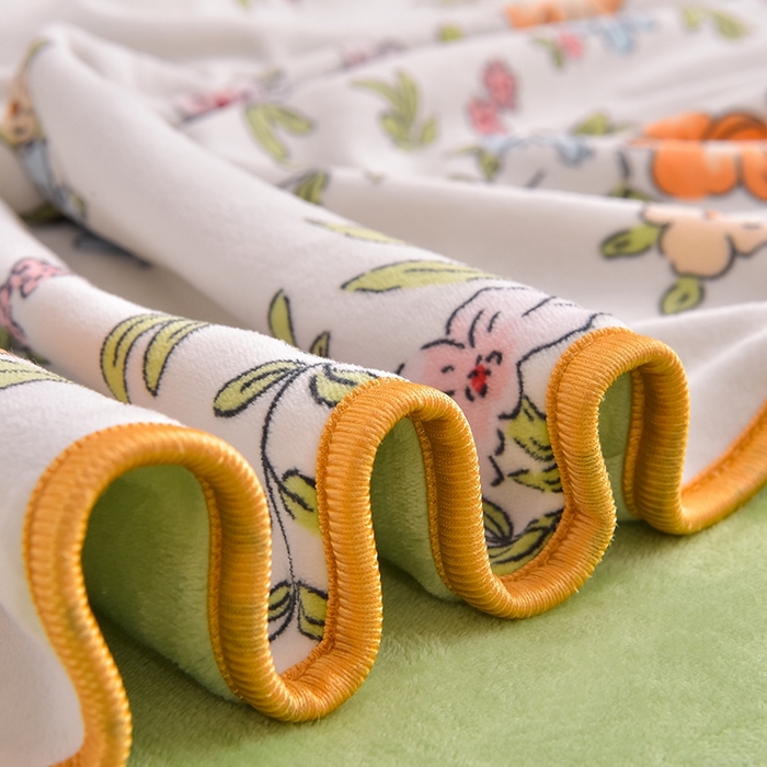 91家纺网 家纺一手货源 找家纺 雅芝蓝 2025新款8-9斤高克重印花牛奶绒四件套保暖绒套件直播爆款 漫野