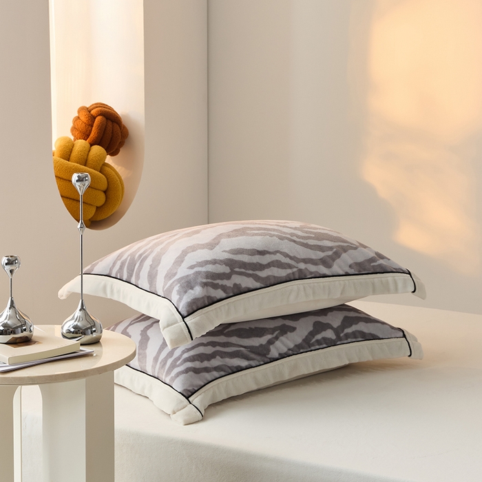 91家纺网 家纺一手货源 找家纺 （总）LADYCOCO可可家居 单枕套-2024新款牛奶绒数码印花单品系列