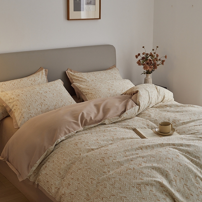 91家纺网 家纺一手货源 找家纺 千朵森 2024新款高定新疆长绒棉全棉印花拼角磨毛四件套 风格二 似锦