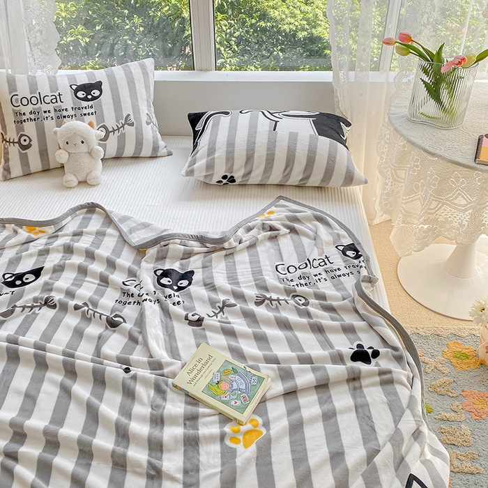 91家纺网 家纺一手货源 找家纺 慕尚家纺 2025新款雪貂绒高克重300g毛毯家用毛毯 背影猫咪