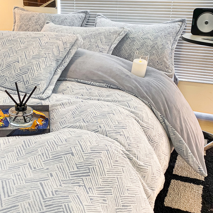 91家纺网 家纺一手货源 找家纺 （总）慕尚 2025新款高克重保暖双色雕花绒被套单件