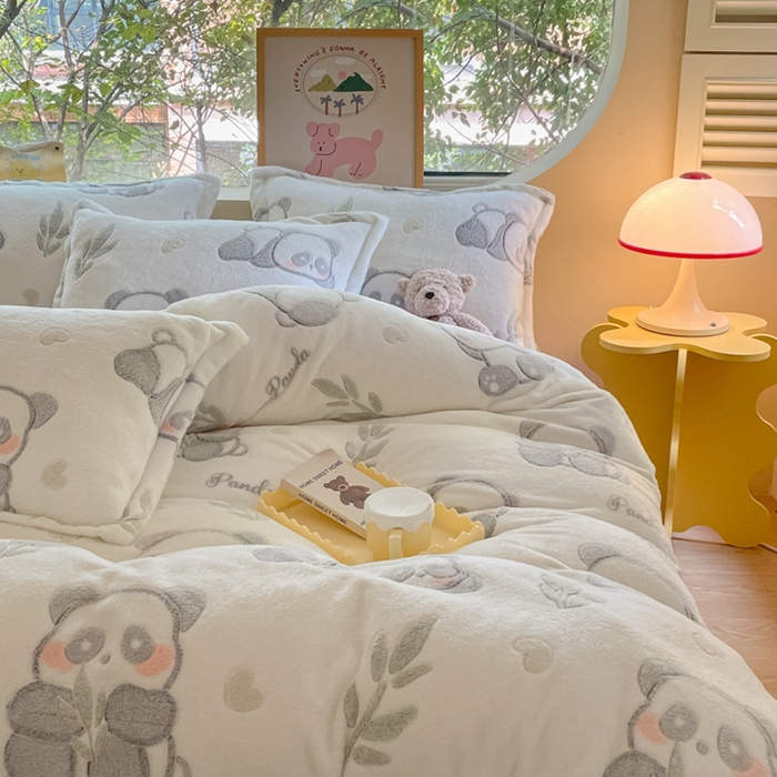 91家纺网 家纺一手货源 找家纺 慕尚 2025新款高克重印花雪花绒被套单件 黑白熊