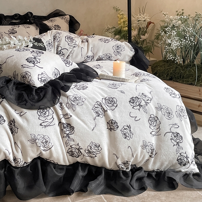 91家纺网 家纺一手货源 找家纺 慕澄家纺 2024新款高克重花边牛奶绒印花四件套 冬语