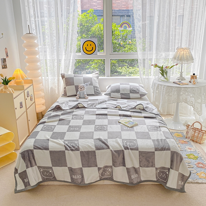 91家纺网 家纺一手货源 找家纺 慕尚家纺 2025新款雪貂绒高克重300g毛毯家用毛毯 可爱熊