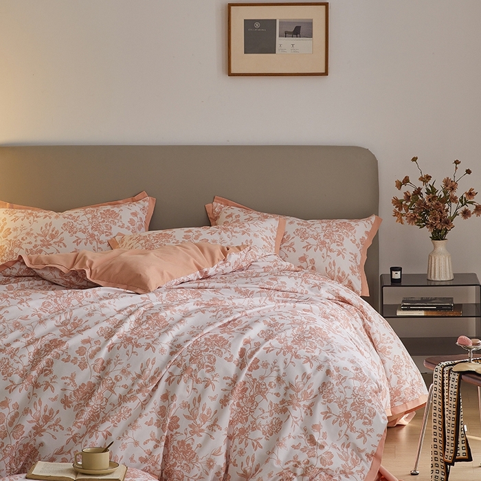 91家纺网 家纺一手货源 找家纺 千朵森 2024新款高定新疆长绒棉全棉印花拼角磨毛四件套 风格二 芳华