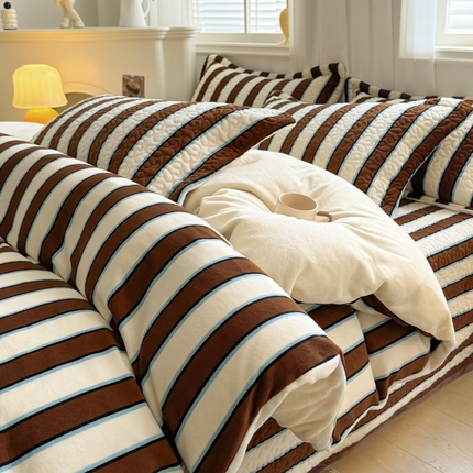 91家纺网 家纺一手货源 找家纺 （总）迪梦姿家纺 2025新款牛奶绒印花床盖四件套