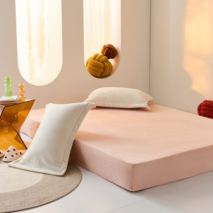 91家纺网 家纺一手货源 找家纺 LADYCOCO可可家居 2024新款牛奶3D绒立体雕花剪花单品系列-单床笠 浅粉