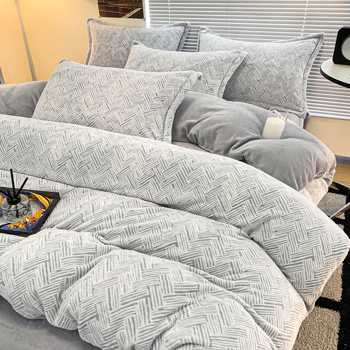 91家纺网 家纺一手货源 找家纺 （总）慕尚 2025新款高克重保暖双色雕花绒被套单件