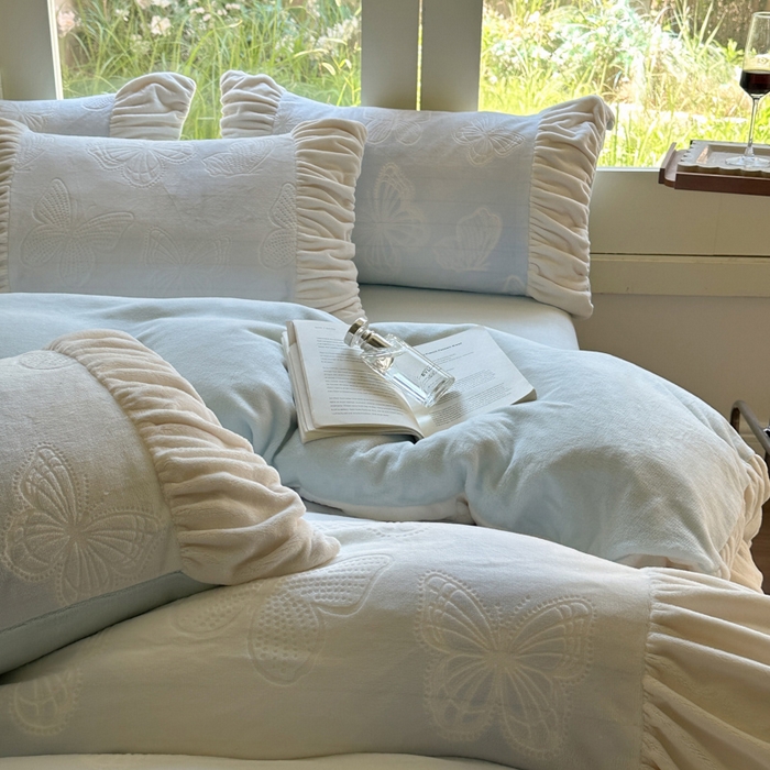 91家纺网 家纺一手货源 找家纺 慕澄家纺 2024新款法式轻奢款琢色烂花牛奶绒四件套 纷飞