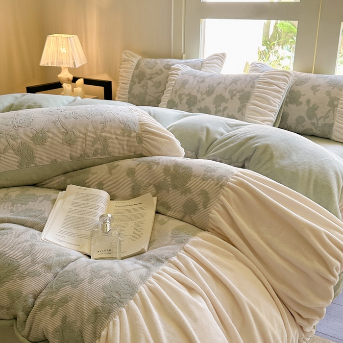 91家纺网 家纺一手货源 找家纺 慕澄家纺 2024新款法式轻奢款琢色烂花牛奶绒四件套 朝梦