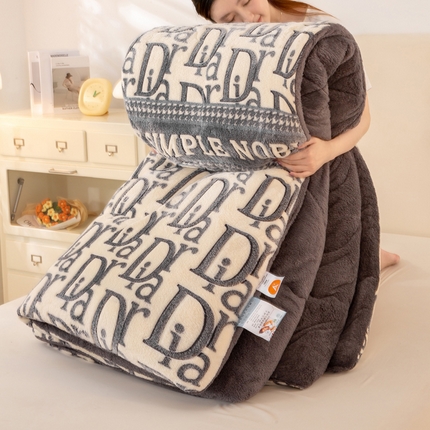 91家纺网 家纺一手货源 找家纺 （总）好梦来家纺（原锦茂家纺） 2025新款印花款A类雪花绒冬被羊羔绒冬被被芯冬季牛奶绒冬被