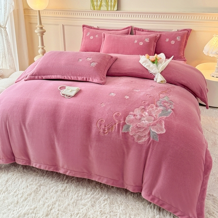 91家纺网 家纺一手货源 找家纺 （总）2025秋冬新款牛奶绒刺绣四件套-花语系列