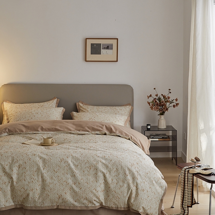 91家纺网 家纺一手货源 找家纺 千朵森 2024新款高定新疆长绒棉全棉印花拼角磨毛四件套 风格二 似锦