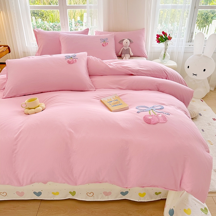 91家纺网 家纺一手货源 找家纺 艾米家居 2025新款水洗磨毛毛巾绣印花四件套 樱桃