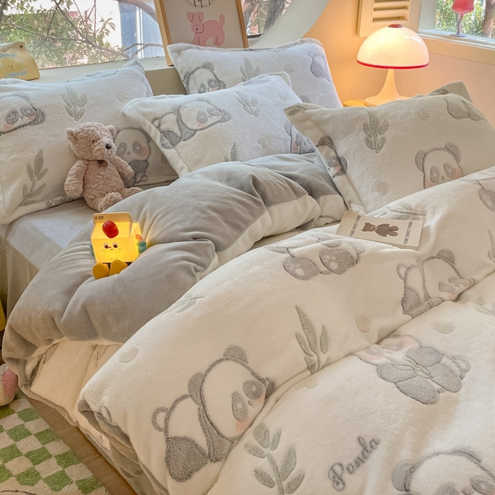 91家纺网 家纺一手货源 找家纺 慕尚 2025新款高克重印花雪花绒被套单件 黑白熊