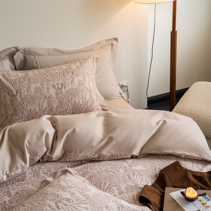 91家纺网 家纺一手货源 找家纺 窝米 2024新款全棉磨毛工艺拼角款四件套系列 遇见驼