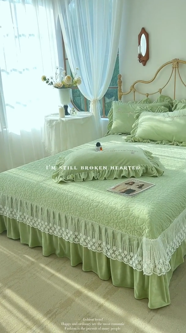91家纺网 家纺一手货源 找家纺 恋尚羽家纺 2025韩版刺绣婴儿绒床盖款四件套 豆绿