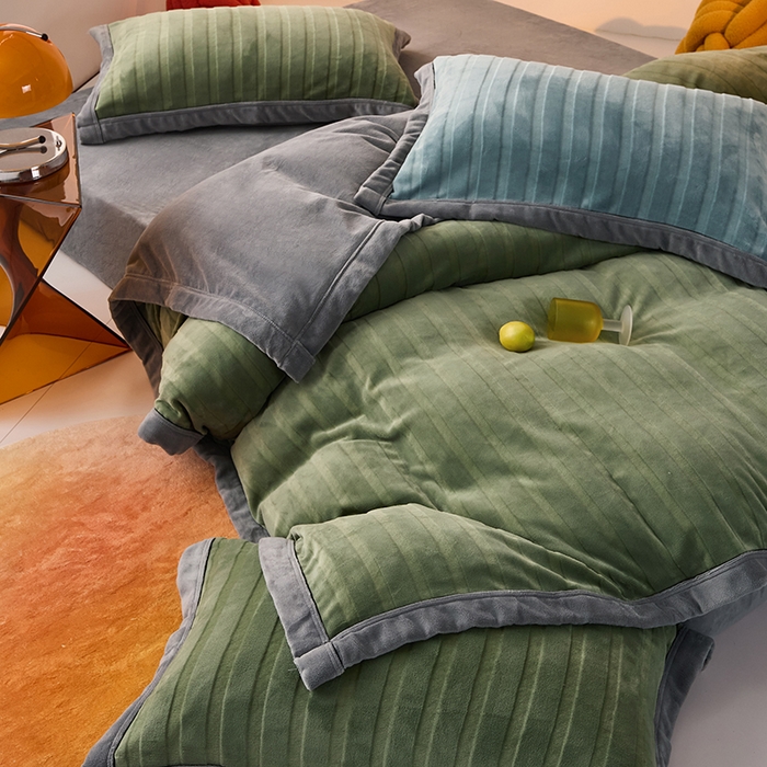 91家纺网 家纺一手货源 找家纺 LADYCOCO可可家居 2024新款牛奶3D绒立体雕花剪花单品系列-单被套 深绿+灰色