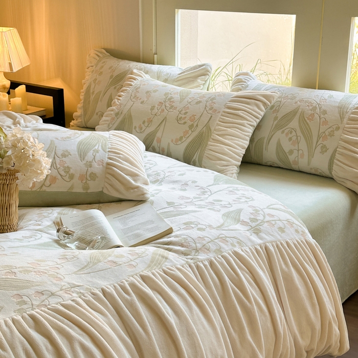 91家纺网 家纺一手货源 找家纺 慕澄家纺 2024新款法式轻奢款琢色烂花牛奶绒四件套 铃兰花