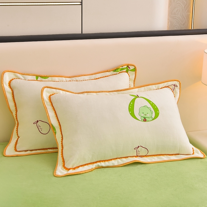 91家纺网 家纺一手货源 找家纺 雅芝蓝 2025新款8-9斤高克重印花牛奶绒四件套保暖绒套件直播爆款 牛油果