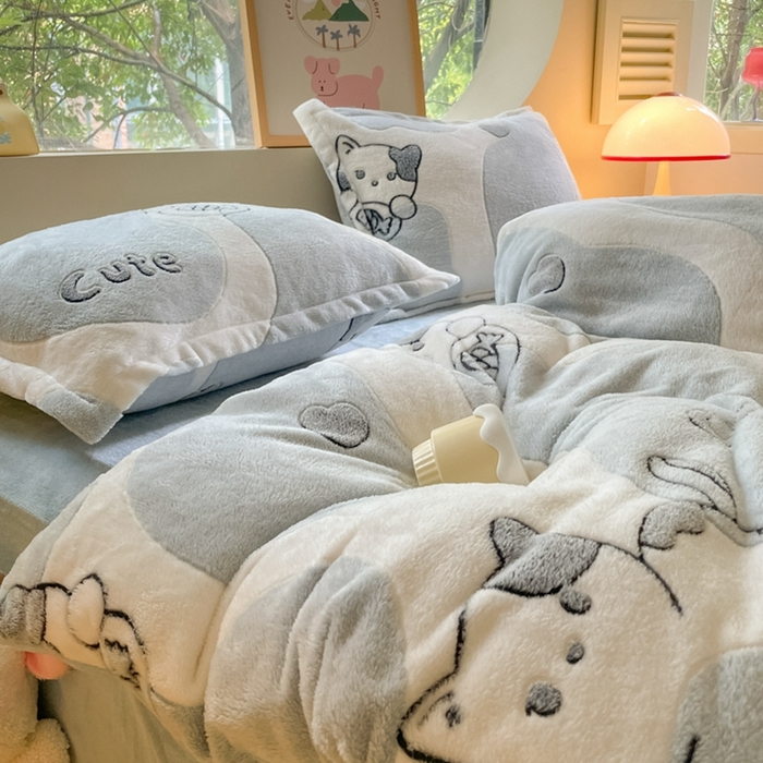 91家纺网 家纺一手货源 找家纺 慕尚 2025新款高克重印花雪花绒四件套  可爱猫咪