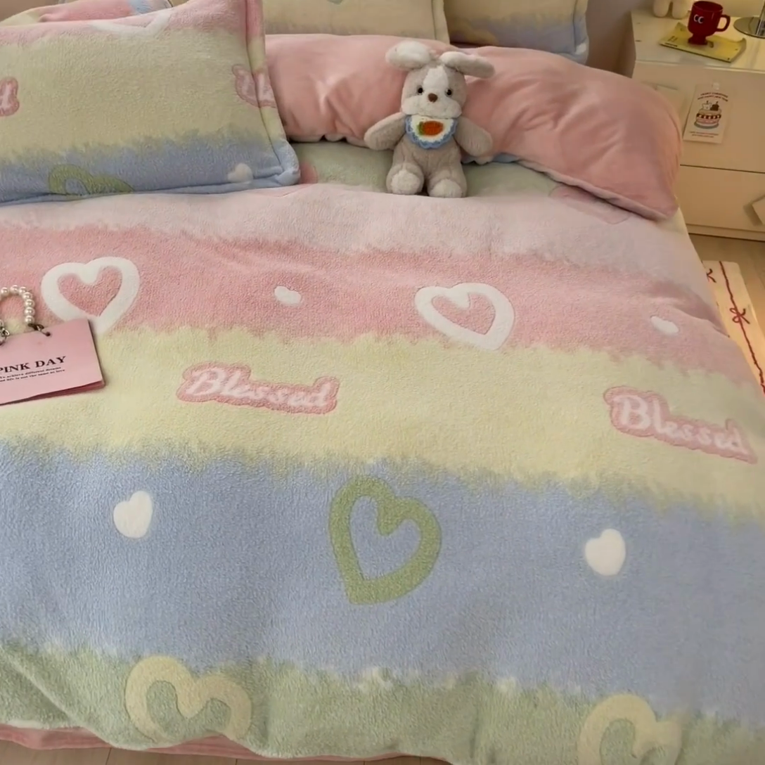 91家纺网 家纺一手货源 找家纺 川悦生活 2024新款雪花绒印花单被套系列-自然光 彩虹爱语粉