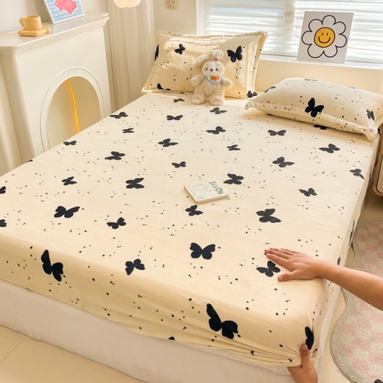 91家纺网 家纺一手货源 找家纺 （总）暮思 2024新款ins小清新少女韩系高克重牛奶绒单品床笠三件套