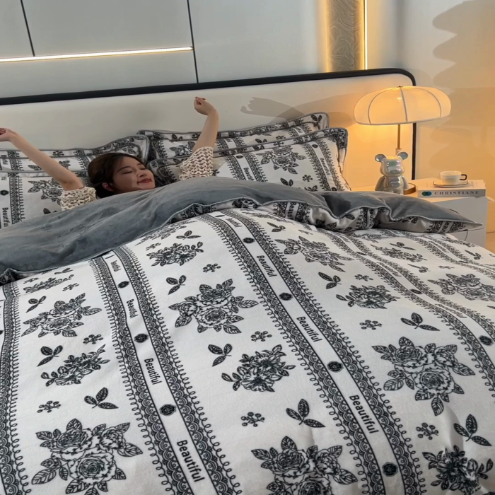 91家纺网 家纺一手货源 找家纺 富之航 2024新款8-9斤高克重印花牛奶绒四件套保暖绒套件直播爆款午后花园