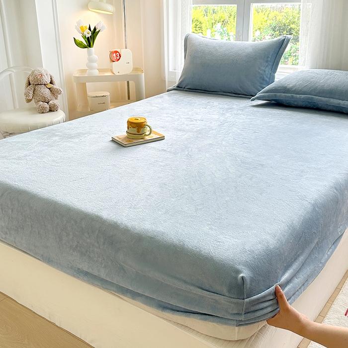91家纺网 家纺一手货源 找家纺 家贝爱 2024新款加厚保暖牛奶绒床笠 纯色水蓝