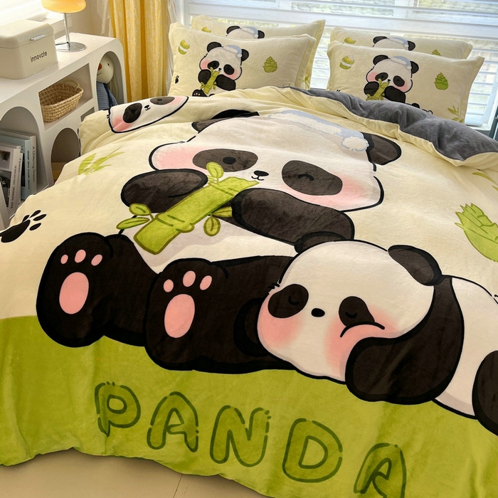 91家纺网 家纺一手货源 找家纺 宝薇 2024新款加厚牛奶绒大版卡通四件套 大熊猫绒