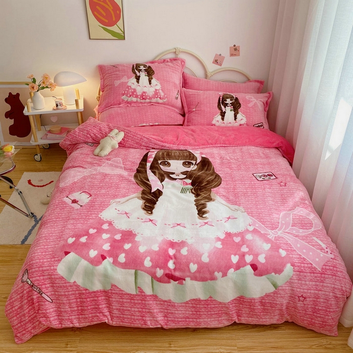 91家纺网 家纺一手货源 找家纺 宝薇 2024新款加厚牛奶绒大版卡通四件套 公主日记