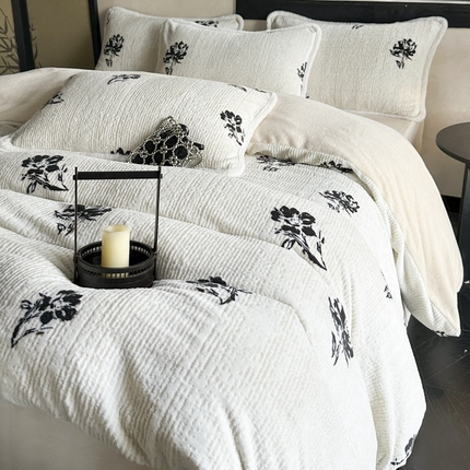 91家纺网 家纺一手货源 找家纺 （总）子曰 2024新款高克重保暖雕花牛奶绒四件套