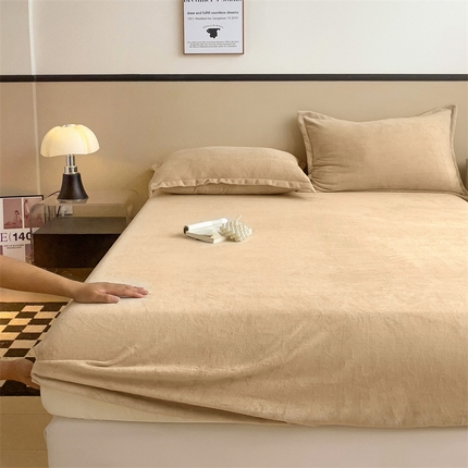 91家纺网 家纺一手货源 找家纺 （总）名兮家居 2024新款高克重加厚纯色牛奶绒床笠床单