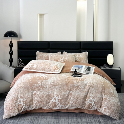 91家纺网 家纺一手货源 找家纺 子曰 2024新款高克重保暖雕花牛奶绒四件套 秘境-橘黄