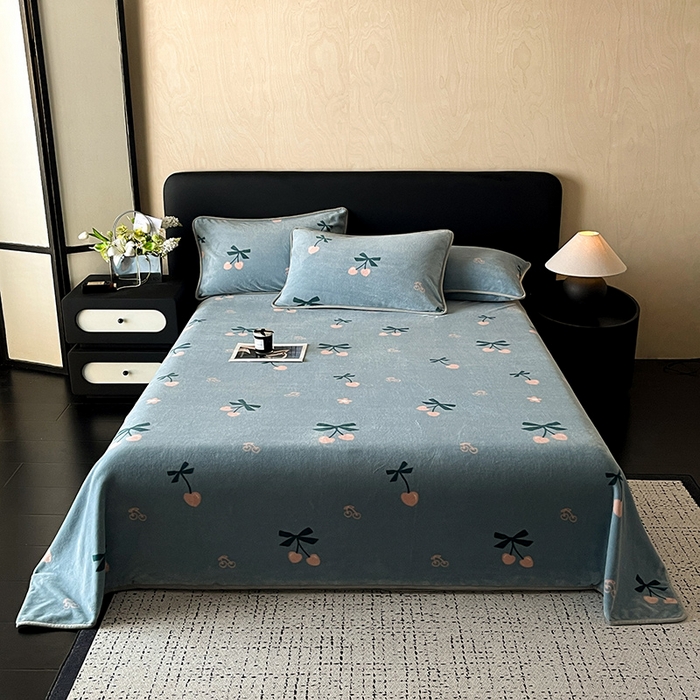 91家纺网 家纺一手货源 找家纺 全季家居 2024新款A类纯色印花高克重加厚保暖包边牛奶绒床单单件 小樱桃