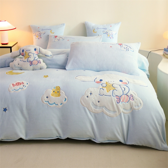 91家纺网 家纺一手货源 找家纺 总 绒棉世家2025新款正版带标三丽欧-大耳狗牛奶绒贴布绣四件套