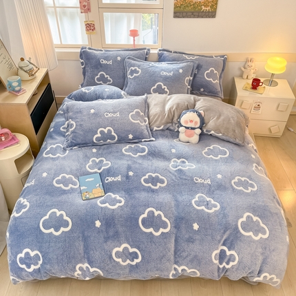 91家纺网 家纺一手货源 找家纺 川悦生活 2024新款雪花绒印花单被套系列-自然光 奶味云朵